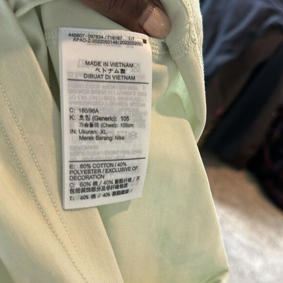 Nike Men's Dri-FIT Studio '72 Short Sleeve Graphic T-Shirt XL - Picture 8 of 8